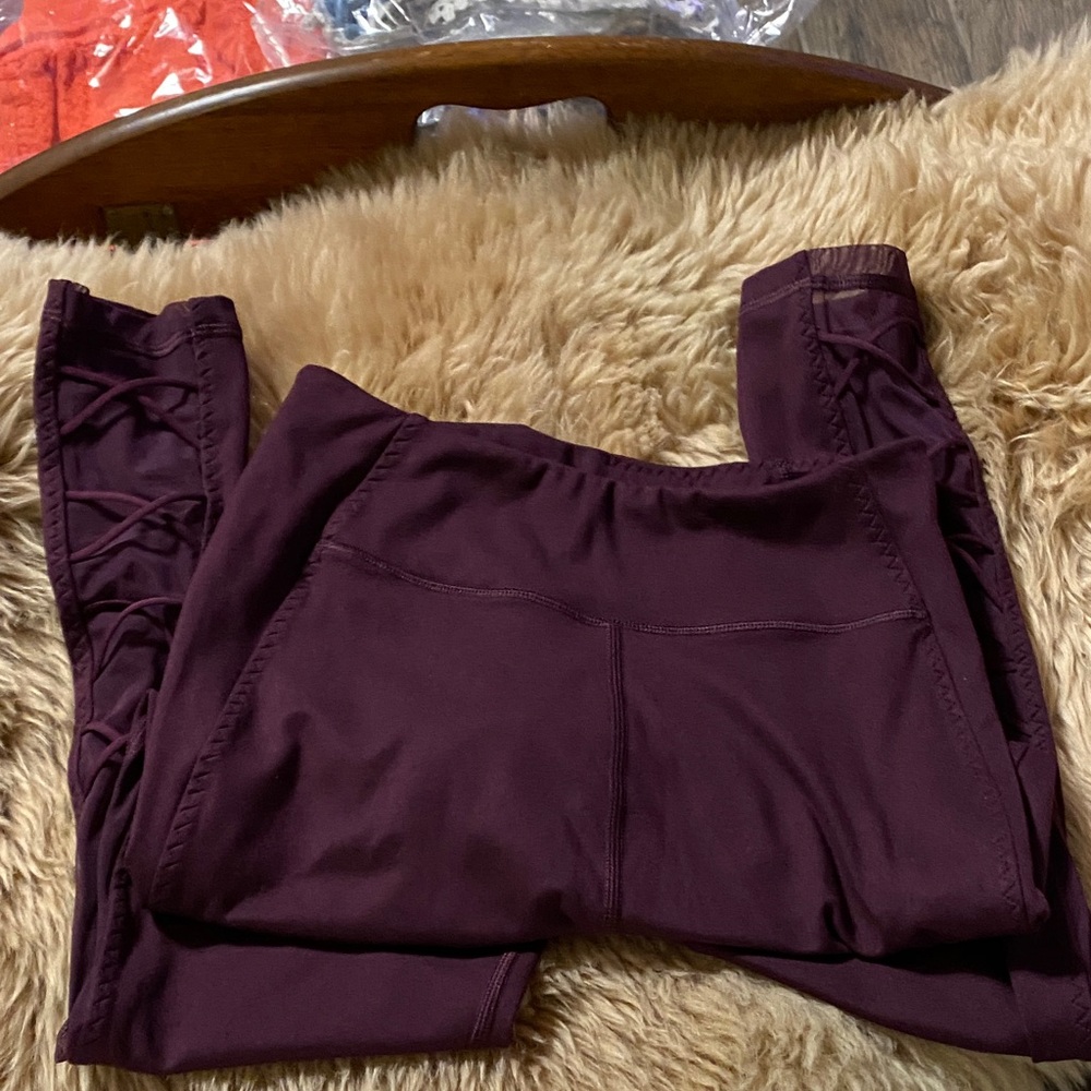 Victoria's Secret purple leggings, size 8 never worn